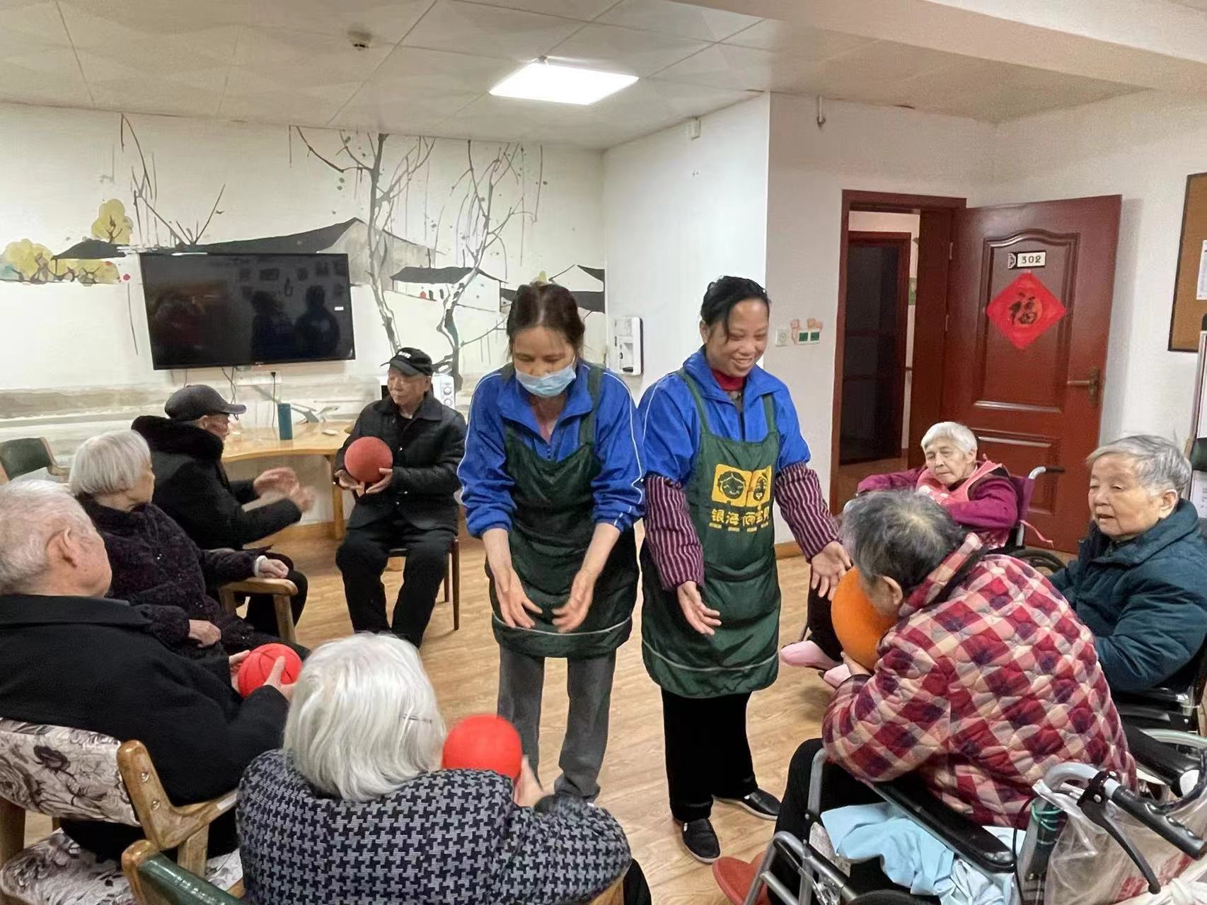 銀海倆寶貝養(yǎng)老護(hù)理員日常工作