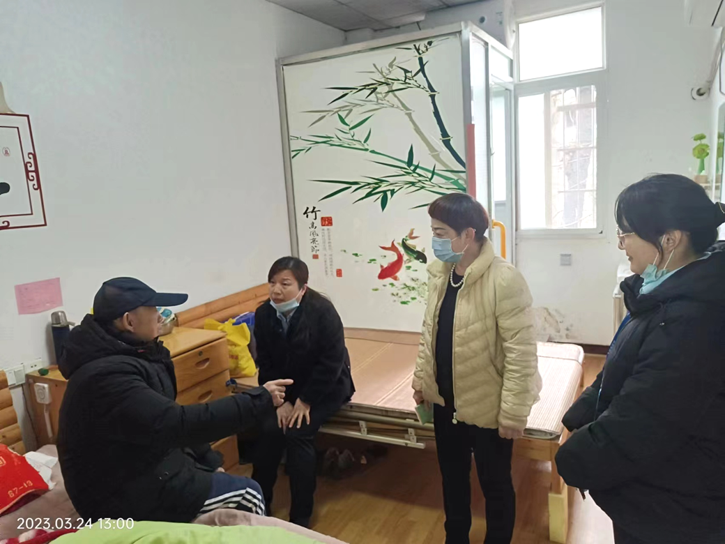 現(xiàn)場(chǎng)詢問老人滿意度