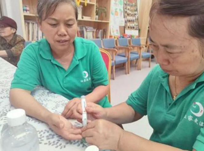 俩宝贝月度培�?考核再升�U? width=